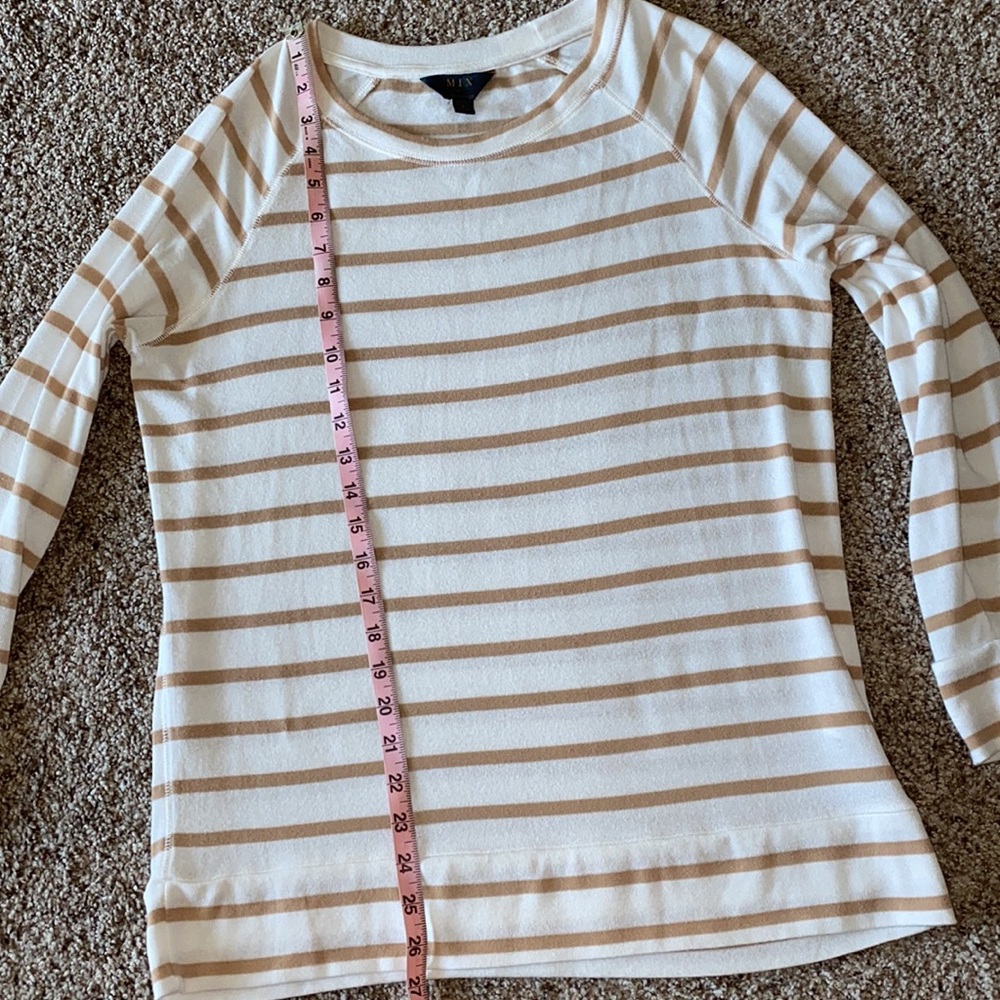 Cream/Tan Sweater - Picture 3 of 5